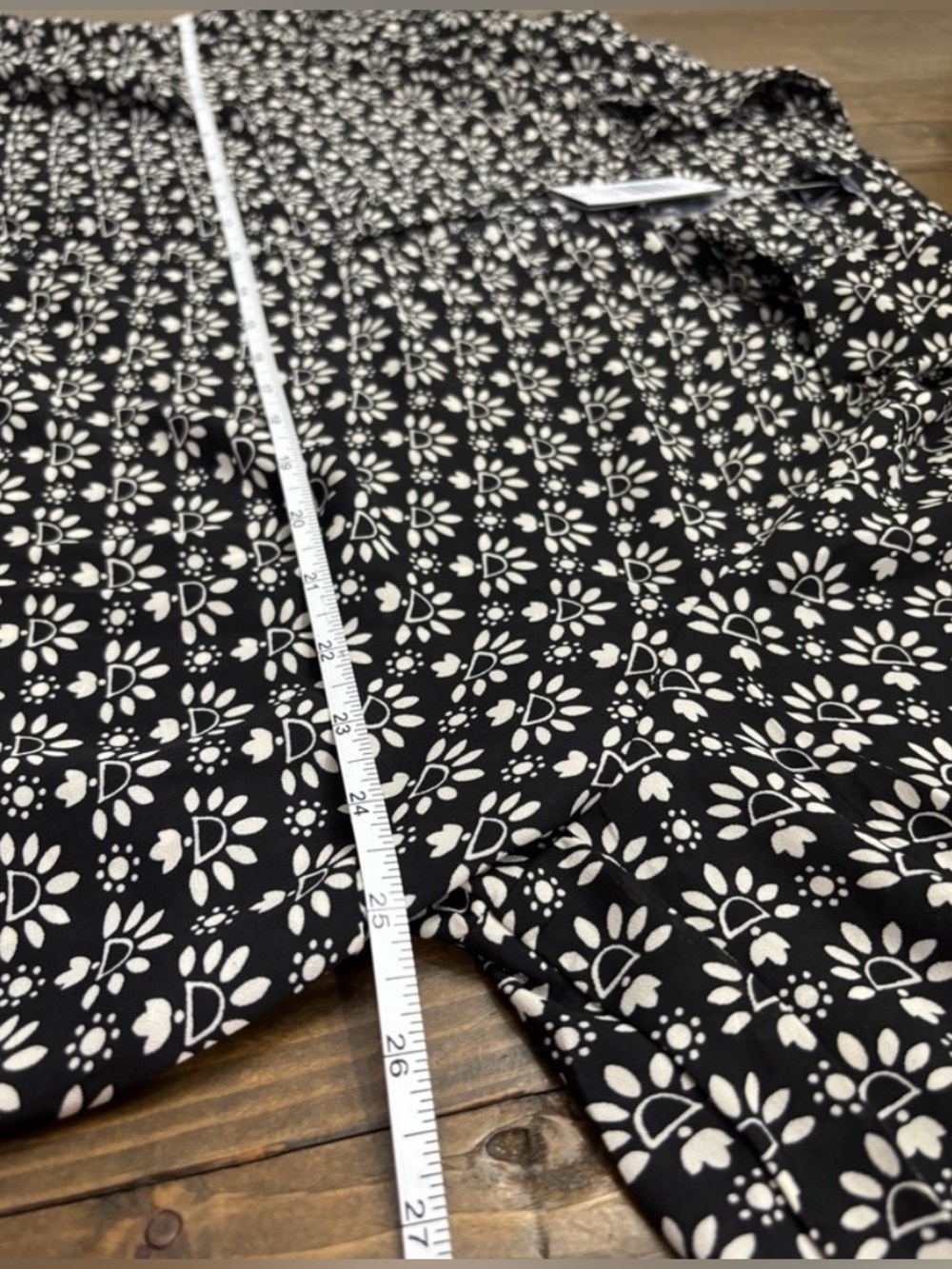 Torrid Harper 3/4 Sleeve Blouse in Black and White - Picture 4 of 6